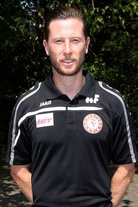 Fototermin des SC Fortuna Köln ( Dritte Liga ) am Donnerstag, 16. Juli 2015, im Südstadion Köln. Co-Trainer Andre Filipovic Fortuna Köln Porträttermin 2015 2016