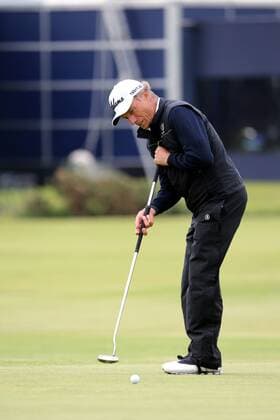 Bernhard Langer (GER), JULY 16, 2015 Bernhard Langer of Germany putts on the 17th hole during the first round of the 144th British Open Championship at the Old Course, St Andrews in Fife, Scotland. NoxThirdxPartyxSales  (waha018073)