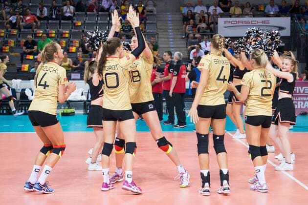 Stuttgart Wiebke Silge 18 (Deutschland Germany) FIVB World Grand Prix 2015 in Stuttgart: Deutschland gegen Dominikanische Republik Volleyball, FIVB World Grand Prix, Laenderspiel, Nationalmannschaft, Schmetterlinge, Stuttgart, Porsche-Arena, Damen, Frauen, female, Deutschland, Dominikanische Republik, Serbien, Tuerkei, DVV, FIVB, Deutscher Volleyball Verband Copyright: Wuechner Eibner-Pressefoto EP_NWR