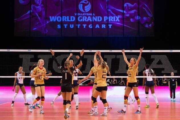 16.07.2015, Porsche Arena, Stuttgart Volleyball, World Grand Prix 2015, Gruppe I, Deutschland vs. Dominikanische Republik Jubel Jennifer Geerties ( 6 GER), Lenka Dürr Duerr ( 1 GER), Maren Brinker ( 4 GER), Kathleen Weiß Weiss ( 2 GER), Wiebke Silge ( 18 GER), Margareta Kozuch ( 14 GER)