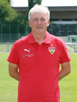 Stuttgart, Fußball 1. Bundesliga VfB Stuttgart Saison 2015 2016 Fototermin: Assistenz-Trainer Armin Reutershahn