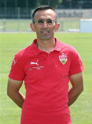 Stuttgart, Fußball 1. Bundesliga VfB Stuttgart Saison 2015 2016 Fototermin: Athletik-Trainer Dr. Christos Papadopoulos