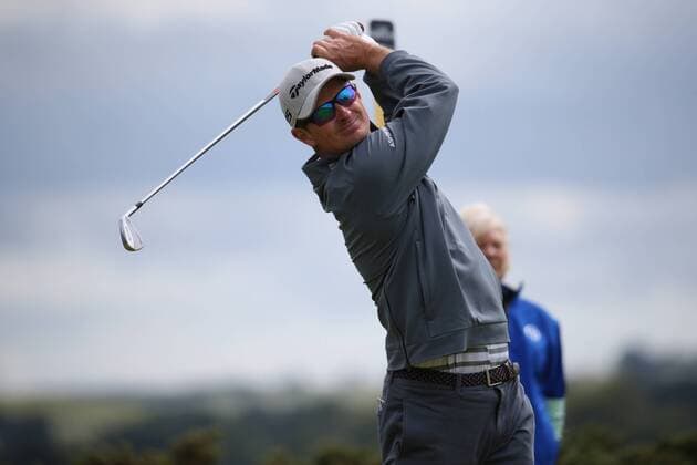 Aktuell Golf - The 144th Open Championship Great Britain s Justin Rose tees off on the 7th hole on the second day of the 144th Open Championship, St.Andrews on July 16, 2015.  LON2015071710 HUGOxPHILPOTT