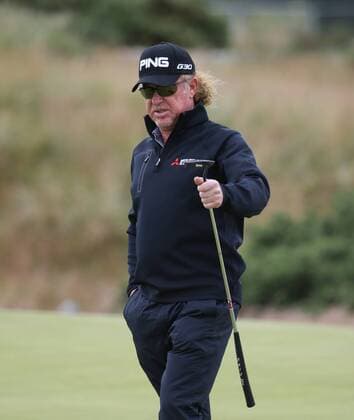 Aktuell Golf - The 144th Open Championship Spain s Miguel Angel Jimenez on the 3rd green on the second day of the 144th Open Championship, St.Andrews on July 16, 2015.  LON2015071716 HUGOxPHILPOTT