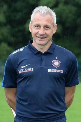 FC Erzgebirge Aue Fussball Saison 2015-16 Aue, 14.07.2015, Fussball, 3. Liga, Saison 2015 - 2016. , FC Erzgebirge Aue Mannschaftsfototermin Portrait Porträt. , Im Bild: Cheftrainer Pavel Dotchev ,
