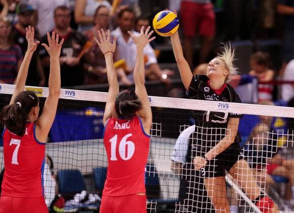 Stuttgart , Volleyball World Grand Prix Deutschland vs. Serbien, Saskia Hippe (GER)
