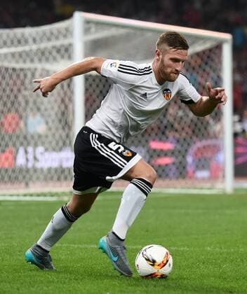 FUSSBALL 1. BUNDESLIGA SAISON 2015 2016 Audi Football Summit Beijing 18.07.2015 FC Bayern Muenchen 4-1 FC Valencia Shkodran Mustafi (Valencia CF) am Ball Foto: Pressefoto ULMER Markus Ulmer xxNOxMODELxRELEASExx 