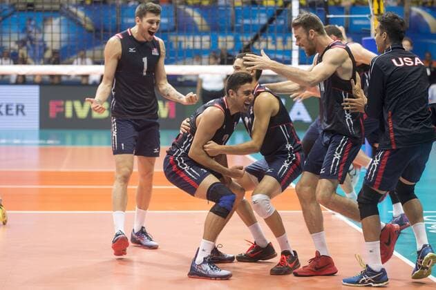 Volei USA x Polonia RIO DE JANEIRO, Brazil - 07 19 2015: VOLLEYBALL USA X POLAND - American team celebrates third place in USA x Poland by the third place at the World Volleyball League in Maracan?zinho Gymnasium. (Photo: Celso Pupo FotoArena)  CelsoxPupo