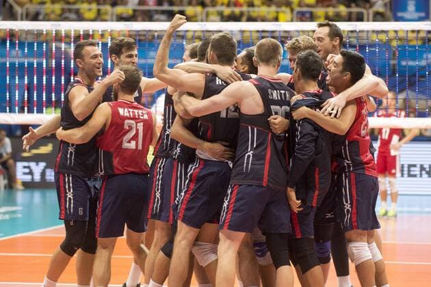 Volei USA x Polonia RIO DE JANEIRO, Brazil - 07 19 2015: VOLLEYBALL USA X POLAND - American team celebrates third place in USA x Poland by the third place at the World Volleyball League in Maracan?zinho Gymnasium. (Photo: Celso Pupo FotoArena)  CelsoxPupo