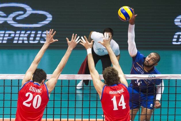 Volei Servia X Franca RIO DE JANEIRO, Brazil - 07 19 2015: VOLLEYBALL SERBIA X FRANCE - Ngapeth, Atanasijevic and Lusinac during Servia X France by the end of the World Volleyball League in Maracan?zinho Gymnasium. (Photo: Celso Pupo FotoArena)  CelsoxPupo