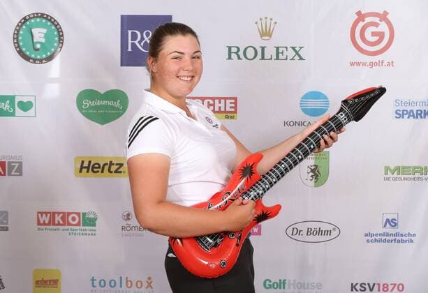 Aktuell Golf Damen, International European Ladies Amateur Championship - Fotoshooting GOLF - IELAC 2015, photo shoot FROHNLEITEN,AUSTRIA,20.JUL.15 - GOLF - EGA, European Golf Association, International European Ladies Amateur Championship, GC Murhof, photo shooting. Image shows Alice Hewson (ENG). GEPAxpictures xChristianxWalgram
