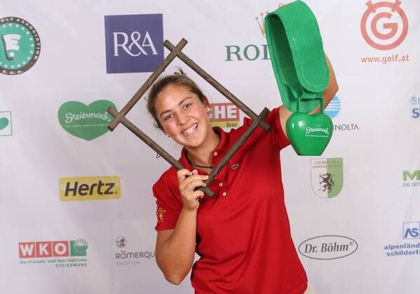 Aktuell Golf Damen, International European Ladies Amateur Championship - Fotoshooting GOLF - IELAC 2015, photo shoot FROHNLEITEN,AUSTRIA,20.JUL.15 - GOLF - EGA, European Golf Association, International European Ladies Amateur Championship, GC Murhof, photo shooting. Image shows Maria Parra Luque (ESP). GEPAxpictures xChristianxWalgram
