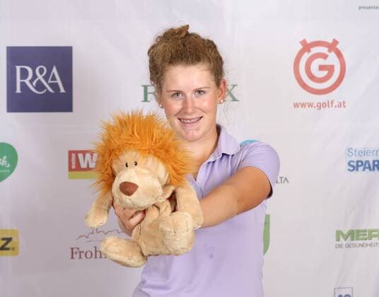 Aktuell Golf Damen, International European Ladies Amateur Championship - Fotoshooting GOLF - IELAC 2015, photo shoot FROHNLEITEN,AUSTRIA,20.JUL.15 - GOLF - EGA, European Golf Association, International European Ladies Amateur Championship, GC Murhof, photo shooting. Image shows Ema Grilc (SLO). GEPAxpictures xChristianxWalgram