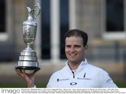 Aktuell Golf - Zach Johnson gewinnt im Stechen die British Open - The 144th Open Championship American Zach Johnson holds the Claret Jug after winning the 144th Open Championship, St.Andrews on July 20 2015. Zach Johnson won in a playoff against Louis Oosthuizen and Marc Leishman  LON2015072026 HUGOxPHILPOTT