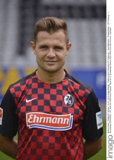 Freiburg Amir Abrashi (SC Freiburg) - Porträttermin - Präsentation - SC Freiburg - 2. Bundesliga 2015 2016 - EP_SLR