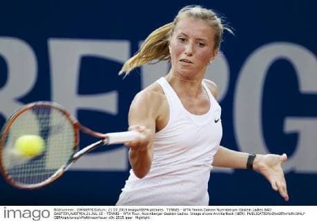 TENNIS - WTA Tennis Damen Nuernberger Gastein Ladies BAD GASTEIN,AUSTRIA,21.JUL.15 - TENNIS - WTA Tour, Nuernberger Gastein Ladies. Image shows Annika Beck (GER). GEPAxpictures xMatthiasxHauer