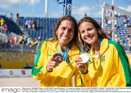 Pan American Games Toronto 2015 TORONTO, CANADA - 21 07 2015: PAN AMERICAN GAMES TORONTO 2015 - Beach volleyball Beachvolleyball - Carolina Horta and Liliane Maestrini win the bronze medal in beach volleyball during the Pan American Games in 2015 held in Toronto Toronto. (Photo: Pedro Paulo Ferreira FotoArena)  PedroxPauloxFerreira