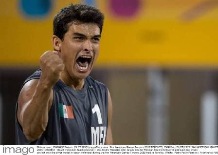 Pan American Games Toronto 2015 TORONTO, CANADA - 21 07 2015: PAN AMERICAN GAMES 2015 TORONTO - Beach volleyball Beachvolleyball - and Alvaro Magliano Vitor Araujo lost for Mexican Rodolfo Ontiveros and Juan and Virgin are left with the silver medal in beach volleyball during the Pan American Games Toronto 2015 held in Toronto. (Photo: Pedro Paulo Ferreira FotoArena)  PedroxPauloxFerreira