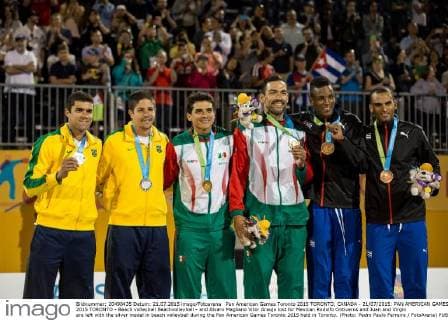 Pan American Games Toronto 2015 TORONTO, CANADA - 21 07 2015: PAN AMERICAN GAMES 2015 TORONTO - Beach volleyball Beachvolleyball - and Alvaro Magliano Vitor Araujo lost for Mexican Rodolfo Ontiveros and Juan and Virgin are left with the silver medal in beach volleyball during the Pan American Games Toronto 2015 held in Toronto. (Photo: Pedro Paulo Ferreira FotoArena)  PedroxPauloxFerreira