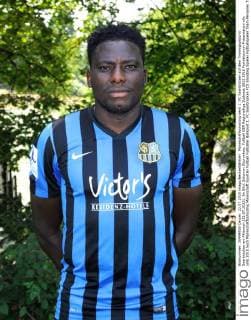 Mannschaftsshooting beim 1. FC Saarbrücken auf dem Trainingsplatz in Saarbrücken am Mittwoch (22.07.2015). Im Bild: Solomon Okoronkwo.