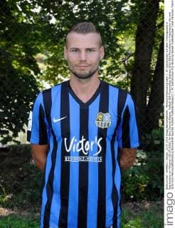 Mannschaftsshooting beim 1. FC Saarbrücken auf dem Trainingsplatz in Saarbrücken am Mittwoch (22.07.2015). Im Bild: Dennis Wegner.