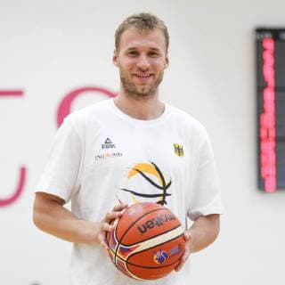 Bonn Anton Gavel (FC Bayern München) mit Ball Oeffentliches Training Deutsche Nationalmannschaft, Basketball, 22.07.2015, Copyright: Schueler Eibner-Pressefoto EP_JSE