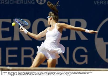 TENNIS - WTA Tennis Damen Nuernberger Gastein Ladies BAD GASTEIN,AUSTRIA,23.JUL.15 - TENNIS - WTA Tour, Nuernberger Gastein Ladies, doubles. Image shows Alicja Rosolska (POL). GEPAxpictures xMatthiasxHauer