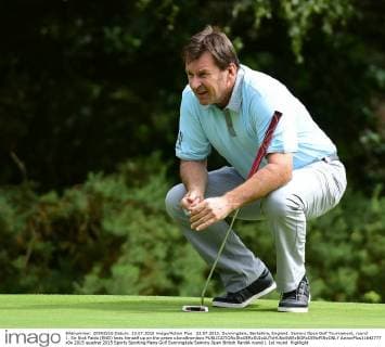 23.07.2015. Sunningdale, Berkshire, England. Seniors Open Golf Tournament, round 1. Sir Nick Faldo (ENG) lines himself up on the green xJonxBromleyx  ActionPlus11642777