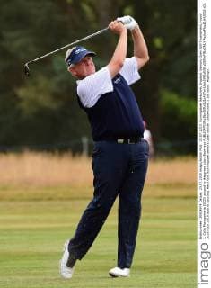 23.07.2015. Sunningdale, Berkshire, England. Seniors Open Golf Tournament, round 1. Colin Montgomerie (SCO) second to the green xJonxBromleyx  ActionPlus11642853