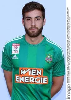 Aktuell Fußball, Österreich, Porträttermin Rapid Wien SOCCER - Rapid, team photo shooting VIENNA,AUSTRIA,03.JUL.15 - SOCCER - tipico Bundesliga, SK Rapid Wien, team photo shooting. Image shows Thanos Petsos (Rapid). Keywords: Wien Energie. GEPAxpictures xChristianxOrt