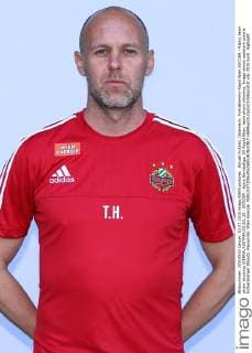 Aktuell Fußball, Österreich, Porträttermin Rapid Wien SOCCER - Rapid, team photo shooting VIENNA,AUSTRIA,03.JUL.15 - SOCCER - tipico Bundesliga, SK Rapid Wien, team photo shooting. Image shows assistant coachs Hickersberger (Rapid). Keywords: Wien Energie. GEPAxpictures xChristianxOrt