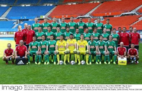 Aktuell Fußball, Österreich, Porträttermin Rapid Wien SOCCER - Rapid, team photo shooting VIENNA,AUSTRIA,03.JUL.15 - SOCCER - tipico Bundesliga, SK Rapid Wien, team photo shooting. Image shows 3rd row: Mario Sonnleitner, Stefan Stangl, Brian Behrendt, Robert Beric, Philipp Prosenik, Tomas Esteban Correa Miranda, Dominik Wydra, Stefan Schwab, Michael Schimpelsberger, 2nd row: goalkeeper coach Raimund Hedl, team doctor Thomas Balzer, assistant coach Carsten Jancker, Christopher Dibon, Maximilian Hofmann, Srdjan Grahovac, Thanos Petsos, Steffen Hofmann, Thomas Schrammel, Stefan Nutz , Florian Kainz, Stephan Auer, video analyst Stefan Oesen, head coach Zoran Barisic, fitness coach Alexander Steinbichler, assistant coachs Hickersberger, 1st row: kit manager Andreas Lorbek, masseur Wolfgang Frey, Philipp Huspek, Louis Schaub, Deni Alar, Tobias Knoflach, Jan Novota, Richard Strebinger, Mario Pavelic, Andreas Kuen, Philipp Schobesberger, masseur Wolfgang Skalsky and physical terapist Wojtek Burzec (Rapid). Keywords: Wien Energie. GEPAxpictures xChristianxOrt