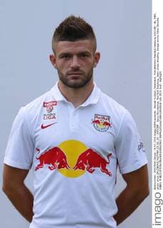 Aktuell Fußball, Österreich, Porträttermin Red Bull Salzburg SOCCER - BL, RBS, photo shoot SALZBURG,AUSTRIA,15.JUL.15 - SOCCER - tipico Bundesliga, Red Bull Salzburg, team photo shooting. Image shows Valon Berisha (RBS). GEPAxpictures xFelixxRoittner