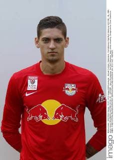 Aktuell Fußball, Österreich, Porträttermin Red Bull Salzburg SOCCER - BL, RBS, photo shoot SALZBURG,AUSTRIA,15.JUL.15 - SOCCER - tipico Bundesliga, Red Bull Salzburg, team photo shooting. Image shows Cican Stankovic (RBS). GEPAxpictures xFelixxRoittner