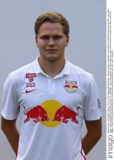 Aktuell Fußball, Österreich, Porträttermin Red Bull Salzburg SOCCER - BL, RBS, photo shoot SALZBURG,AUSTRIA,15.JUL.15 - SOCCER - tipico Bundesliga, Red Bull Salzburg, team photo shooting. Image shows Benno Schmitz (RBS). GEPAxpictures xFelixxRoittner