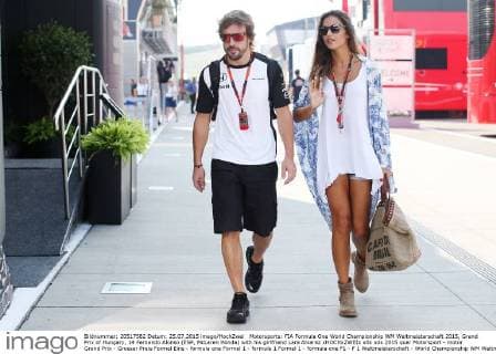 Motorsports: FIA Formula One World Championship WM Weltmeisterschaft 2015, Grand Prix of Hungary, 14 Fernando Alonso (ESP, McLaren Honda) with his girlfriend Lara Alvarez xHOCHxZWEIx