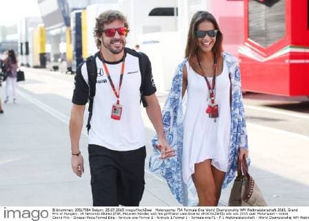 Motorsports: FIA Formula One World Championship WM Weltmeisterschaft 2015, Grand Prix of Hungary, 14 Fernando Alonso (ESP, McLaren Honda) with his girlfriend Lara Alvarez xHOCHxZWEIx