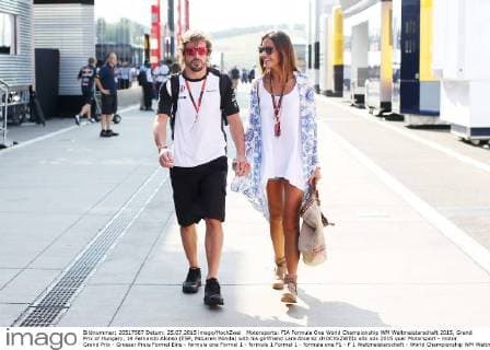 Motorsports: FIA Formula One World Championship WM Weltmeisterschaft 2015, Grand Prix of Hungary, 14 Fernando Alonso (ESP, McLaren Honda) with his girlfriend Lara Alvarez xHOCHxZWEIx