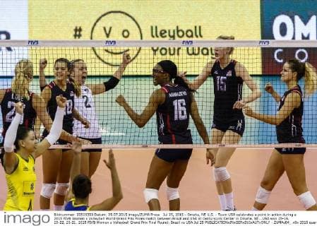 Jul 25, 2015 - Omaha, NE U.S. - Team USA celebrates a point in action during a 2015 FIVB Women s Volleyball World Grand Prix Finals match between Brazil and USA at CenturyLink Center in Omaha, NE...USA won 25-16, 25-22, 25-21. 2015 FIVB Women s Volleyball Grand Prix Final Round: Brazil vs USA Jul 25 - ZUMAc04_