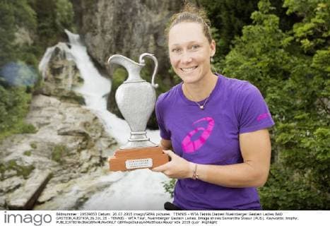TENNIS - WTA Tennis Damen Nuernberger Gastein Ladies BAD GASTEIN,AUSTRIA,26.JUL.15 - TENNIS - WTA Tour, Nuernberger Gastein Ladies. Image shows Samantha Stosur (AUS). Keywords: trophy. GEPAxpictures xMatthiasxHauer