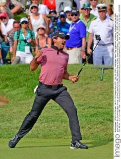 July 26, 2015: Australian Jason Day celebrates sinking a birdie putt on the 18th green to win the Canadian open during the final round of the RBC Canadian Open at Glen Abbey Golf Club in Oakville ON. GOLF: JUL 26 PGA Golf Herren - RBC Canadian Open - Final Round Icon1507263713 EDITORIAL USE ONLY