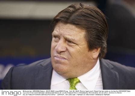 July 26, 2015: Mexico head coach Miguel Herrera looks on during the CONCACAF Gold Cup 2015 Final match between Jamaica and Mexico at Lincoln Financial Field in Philadelphia, Pennsylvania. Soccer 2015: Jamaica vs Mexico JUL 26 - ZUMAc04_