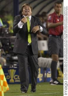July 26, 2015: Mexico head coach Miguel Herrera reacts on the sidelines during the CONCACAF Gold Cup 2015 Final match between Jamaica and Mexico at Lincoln Financial Field in Philadelphia, Pennsylvania. Mexico won 3-1. Soccer 2015: Jamaica vs Mexico JUL 26 - ZUMAc04_