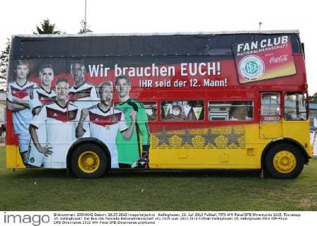 Kellinghusen, 26. Juli 2015 Fußball, FIFA WM-Pokal DFB-Ehrenrunde 2015, Tourstopp VfL Kellinghusen: Der Bus des Fanclubs Nationalmannschaft