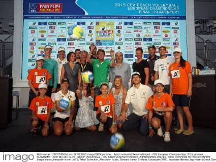 Beach volleyball Beachvolleyball - CEV European Championships 2015, preview KLAGENFURT,AUSTRIA,28.JUL.15 - BEACH VOLLEYBALL - CEV Beach Volleyball European Championships, preview, press conference PK Pressekonferenz Image shows Alexander Horst (AUT), Patric Schmidlin, Alexander Huber, Barbara Hansel Stefanie Schwaiger (AUT), organizer Hannes Jagerhofer (Grand Slam), Madelein Meppelink (NED), president Peter Kleinmann (OEVV), Clemens Doppler (AUT), Susanne Speil (A1), Robin Seidl (AUT), Renato Arena (CEV) and Girls. GEPAxpictures xDanielxGoetzhaber