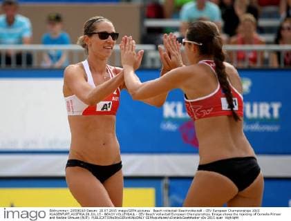 Beach volleyball Beachvolleyball - CEV European Championships 2015 KLAGENFURT,AUSTRIA,28.JUL.15 - BEACH VOLLEYBALL - CEV Beach Volleyball European Championships. Image shows the rejoicing of Cornelia Rimser and Nadine Strauss (AUT). GEPAxpictures xDanielxGoetzhaber