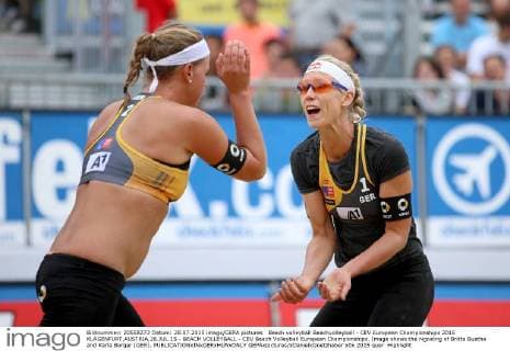 Beach volleyball Beachvolleyball - CEV European Championships 2015 KLAGENFURT,AUSTRIA,28.JUL.15 - BEACH VOLLEYBALL - CEV Beach Volleyball European Championships. Image shows the rejoicing of Britta Buethe and Karla Borger (GER). GEPAxpictures xDanielxGoetzhaber