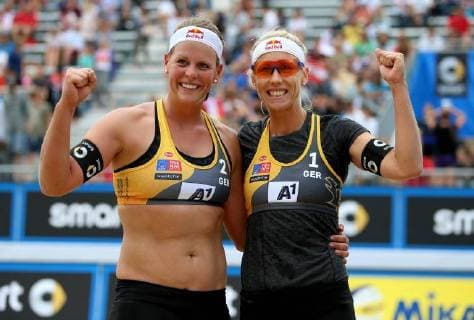 Beach volleyball Beachvolleyball - CEV European Championships 2015 KLAGENFURT,AUSTRIA,28.JUL.15 - BEACH VOLLEYBALL - CEV Beach Volleyball European Championships. Image shows the rejoicing of Britta Buethe and Karla Borger (GER). GEPAxpictures xDanielxGoetzhaber