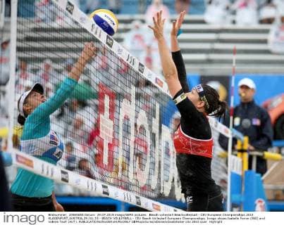 Beach volleyball Beachvolleyball - CEV European Championships 2015 KLAGENFURT,AUSTRIA,29.JUL.15 - BEACH VOLLEYBALL - CEV Beach Volleyball European Championships. Image shows Isabelle Forrer (SUI) and Valerie Teufl (AUT). GEPAxpictures xDanielxGoetzhaber
