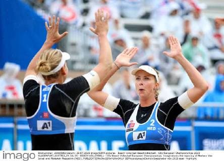 Beach volleyball Beachvolleyball - CEV European Championships 2015 KLAGENFURT,AUSTRIA,29.JUL.15 - BEACH VOLLEYBALL - CEV Beach Volleyball European Championships. Image shows the rejoicing of Marleen Van Iersel and Madelein Meppelink (NED). GEPAxpictures xDanielxGoetzhaber